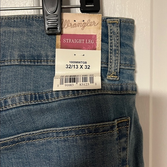 Wrangler Women’s Straight Leg Jeans - Picture 6 of 8